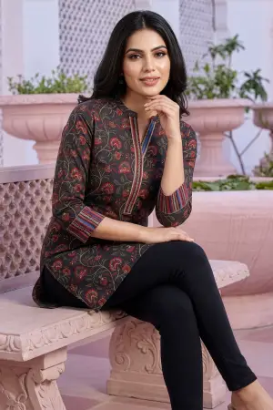 Black Rayon Ban Collar Short Kurti with Printed Cuffs - photo 3