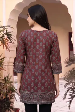 Maroon Ajrakh Print Short Kurti with Thread Work Neckline - photo 4