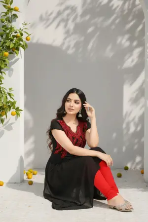 Ravishing Black Georgette Tunic with Red Thread Work - photo 6